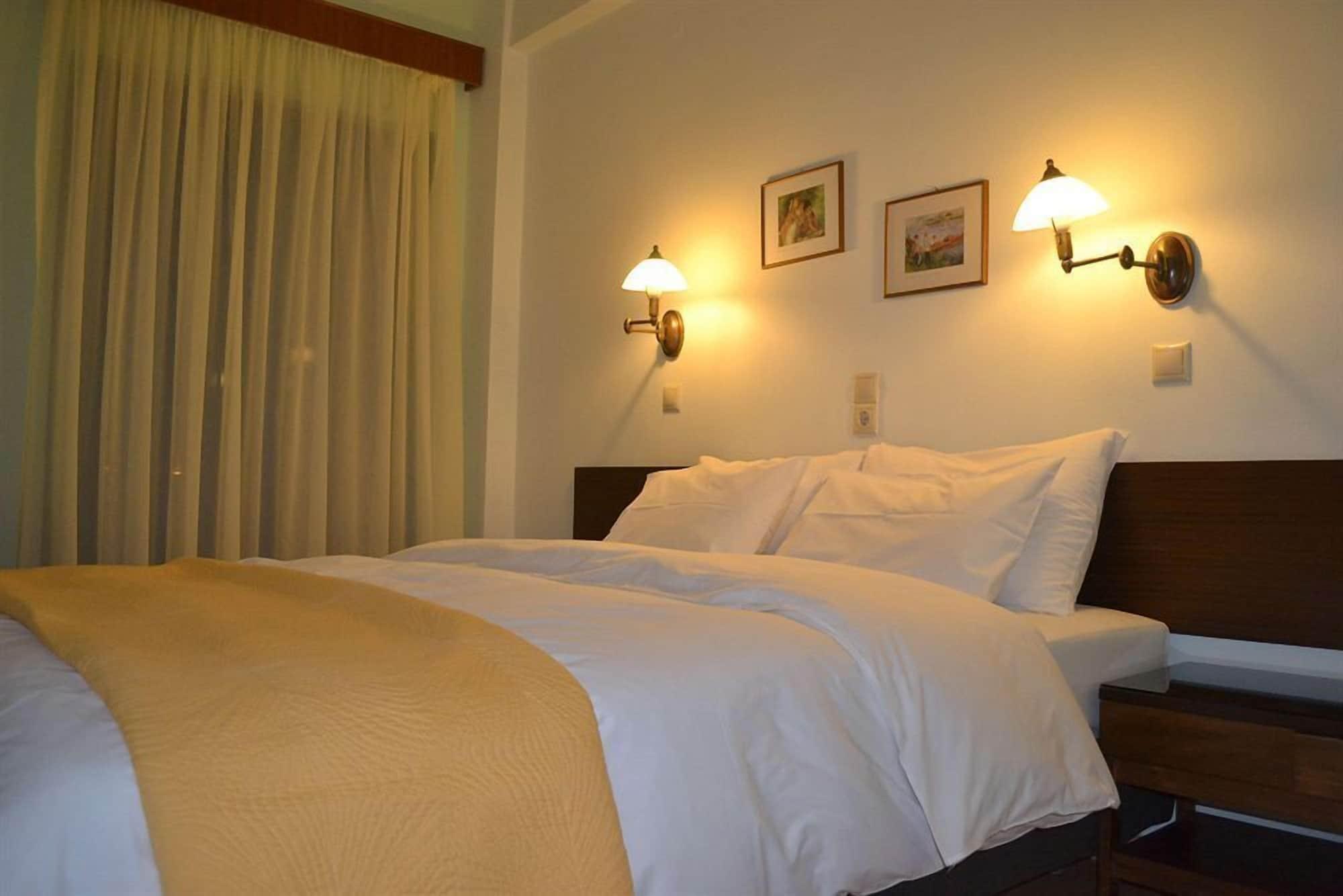 Alexakis & Hotel 3*