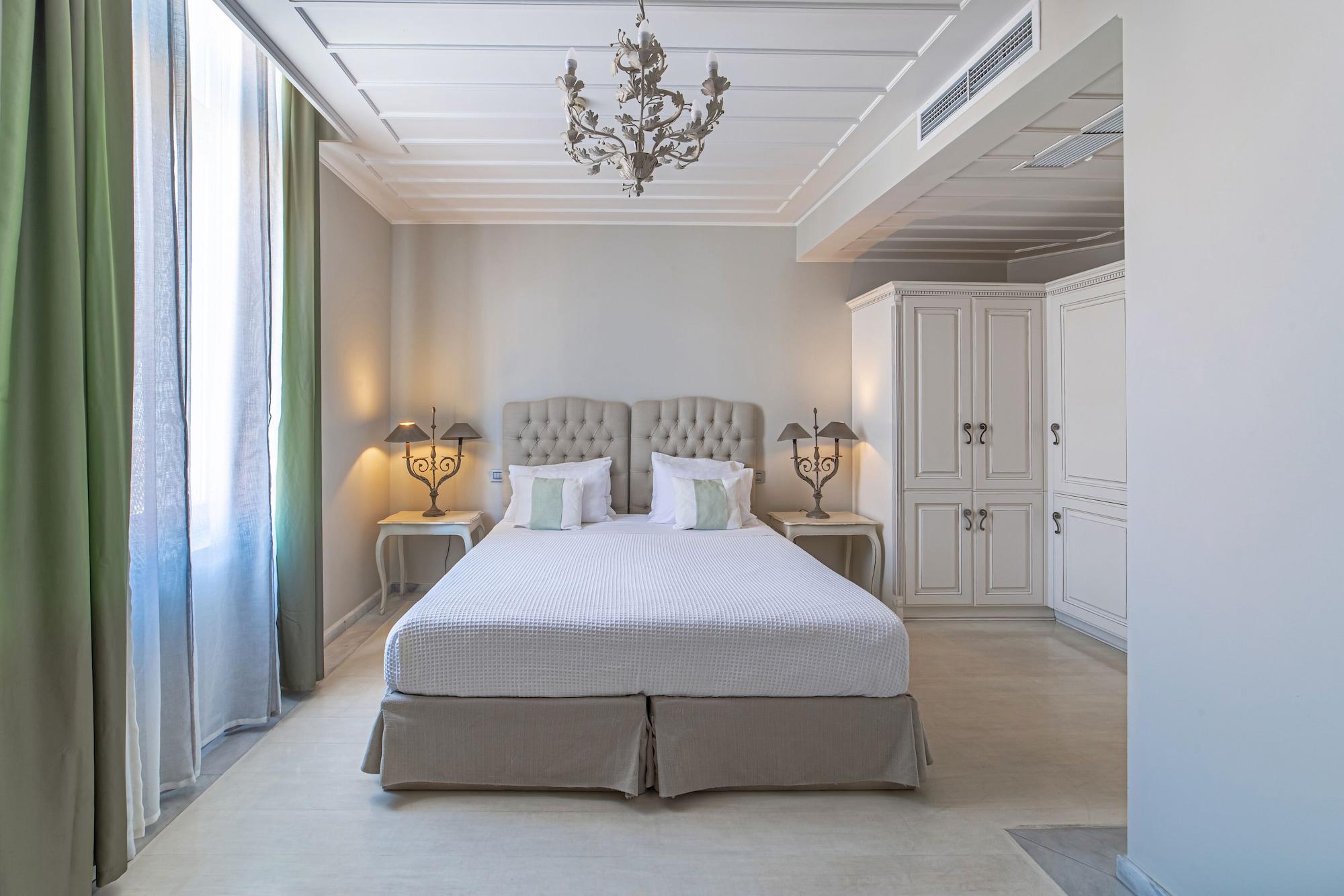 Micra Anglia Boutique & 5* Andros Town