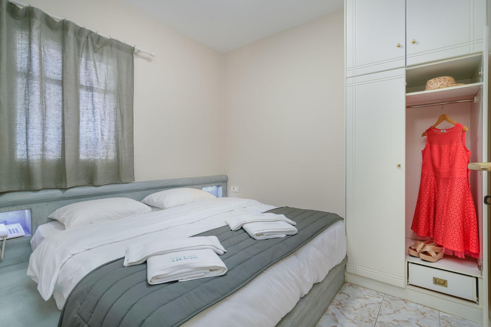 Aparthotel Vira Vivere Plaka (Milos)
