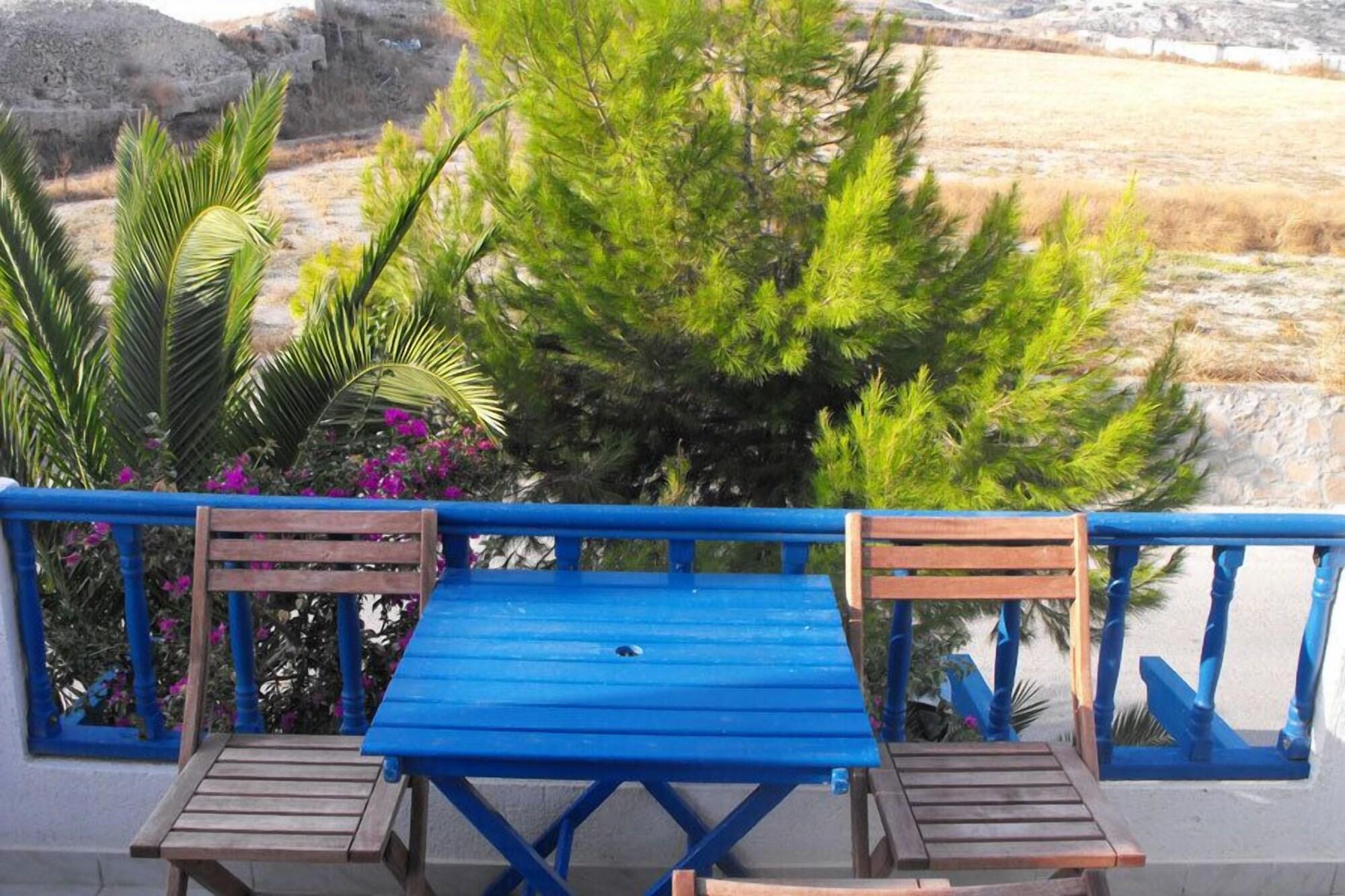Anna Zisimos 2* Adamantas (Milos)