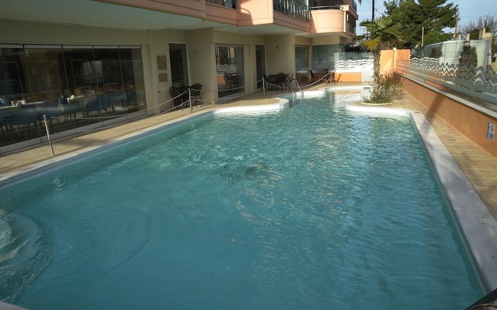 Aparthotel Philoxenia