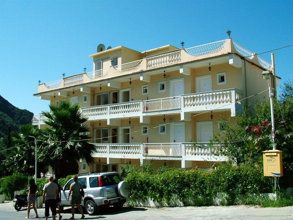 Apartment Golden Nests *