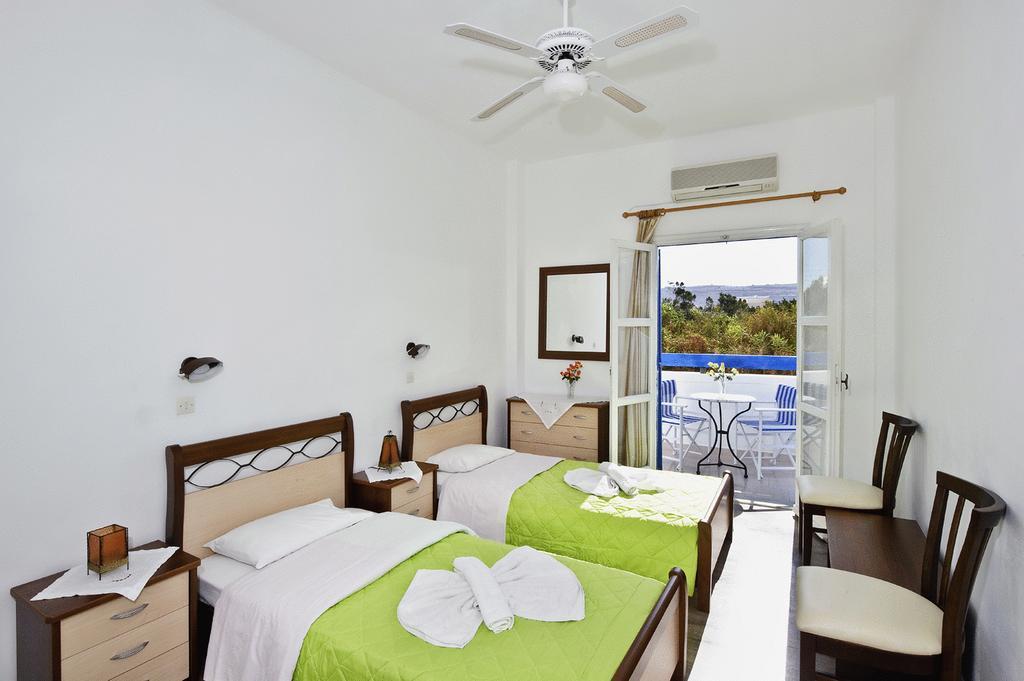 Clio Aparthotel Perissa (Santorini)