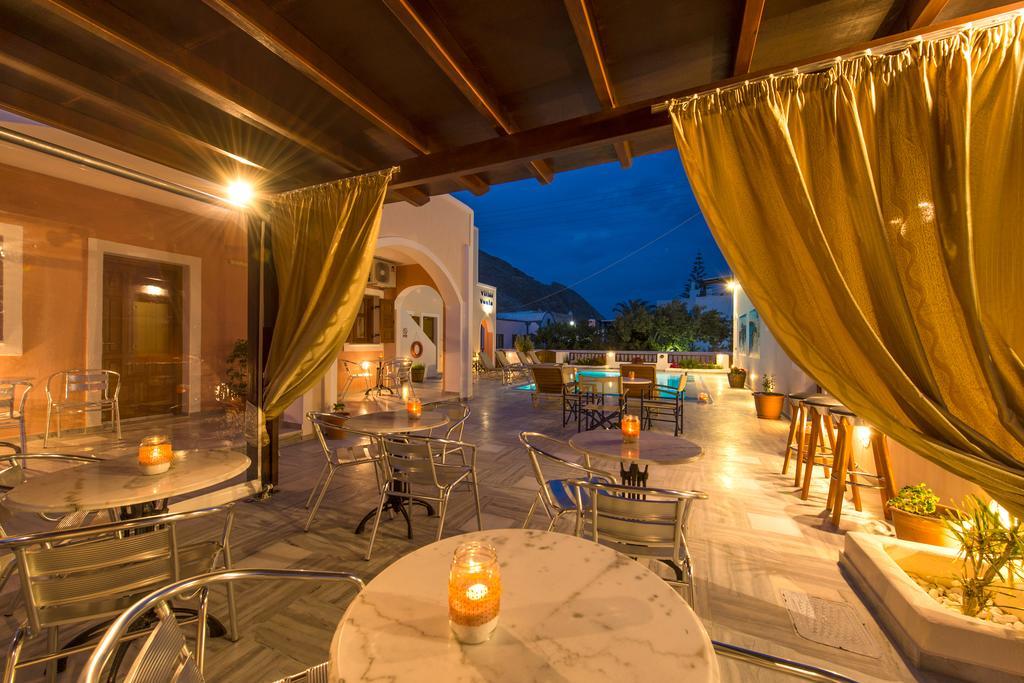 Voula Aparthotel Perissa (Santorini)