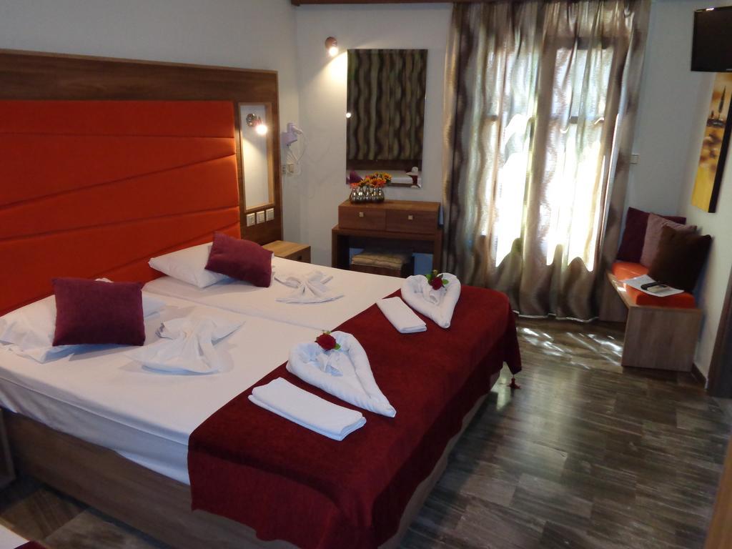 Niki Sea - Front Aparthotel 2*