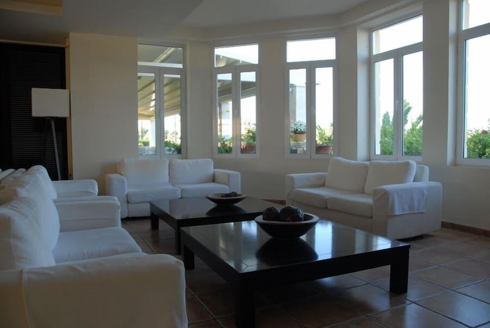 Hotel Bitzaro Grande &