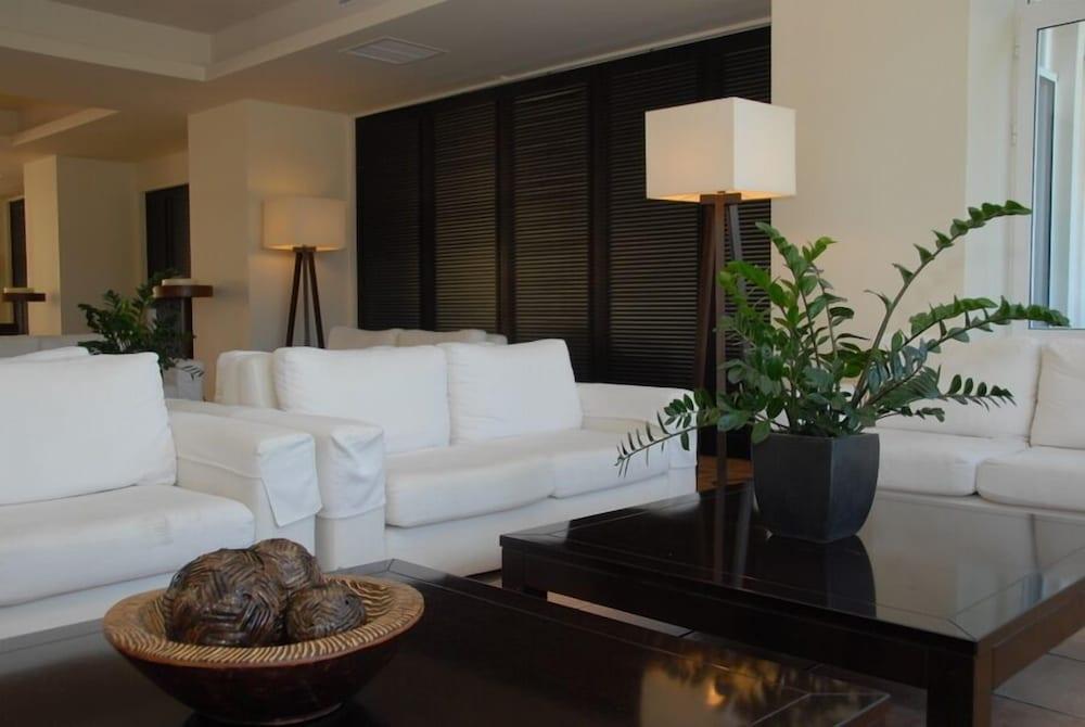 Hotel Bitzaro Grande &