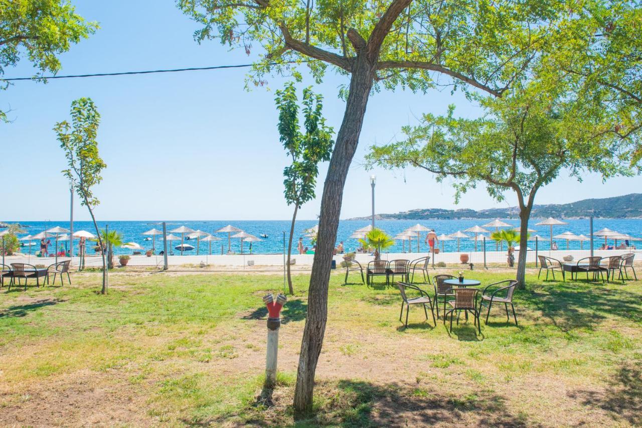 In The Garden By The Sea