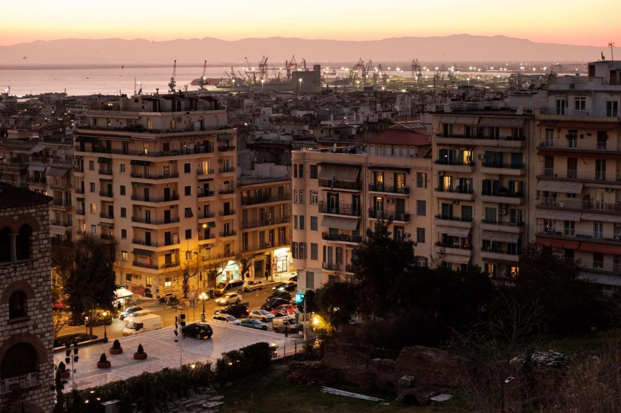 Is * Thessaloniki