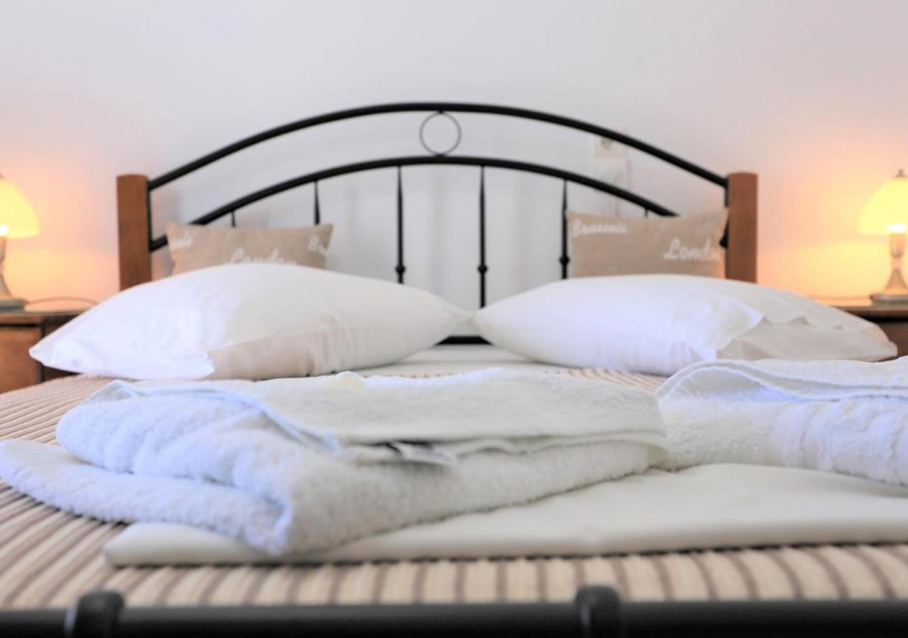 Xrissi Ammos Guest house Agia Kiriaki Beach (Milos)