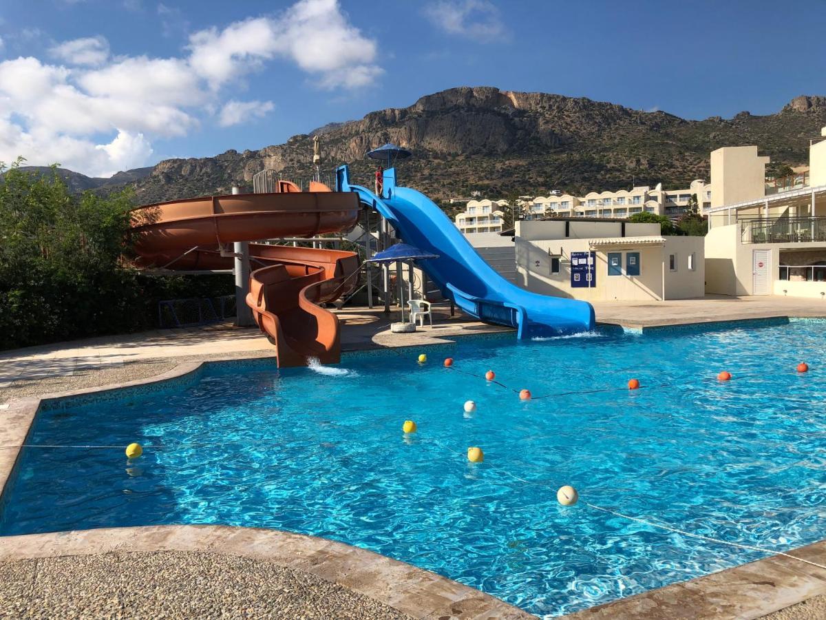 Mare Blue Hotel