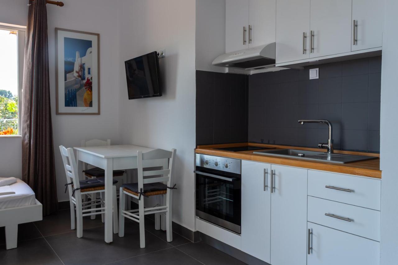 Apartment Alexandros Seaside Family & - Paradise, 7' From Petalidi