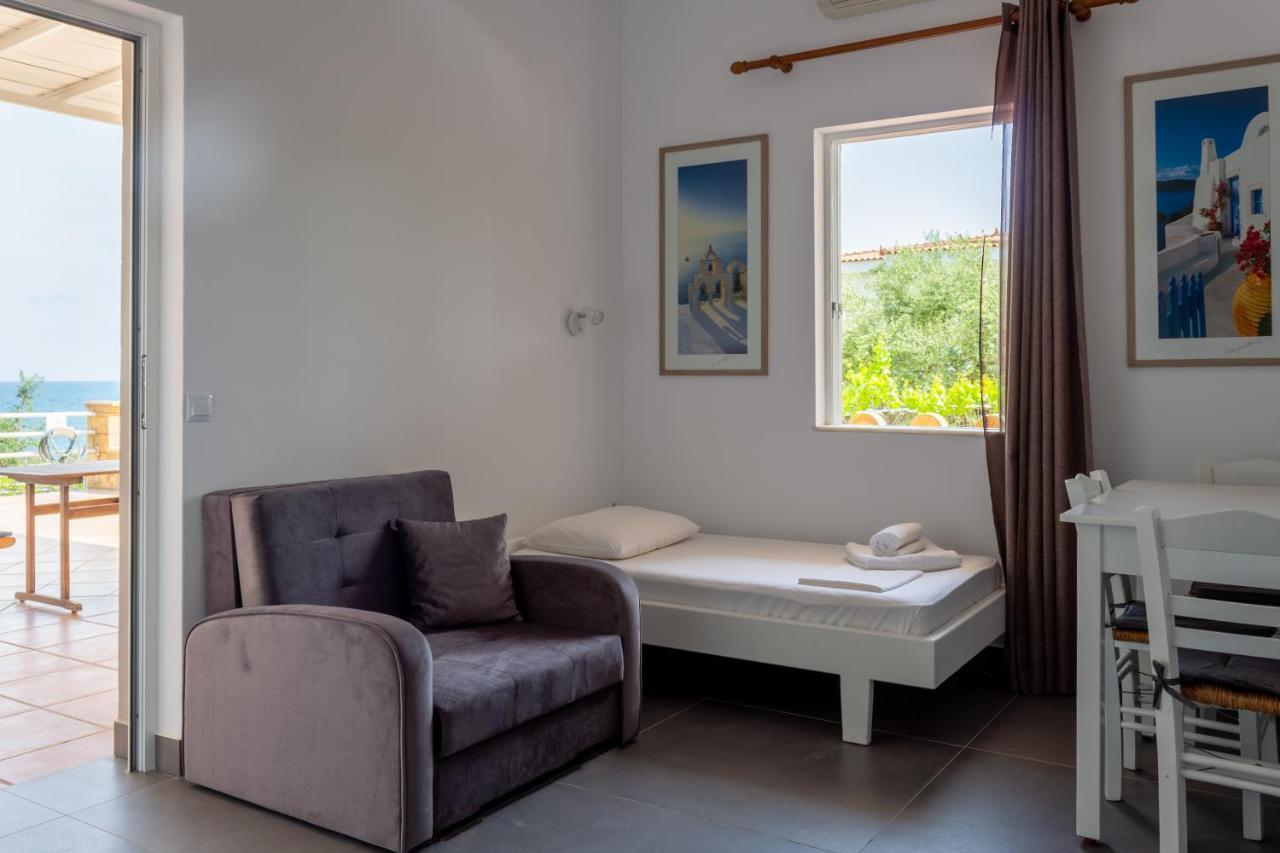 Alexandros Seaside Family & - Paradise, 7' From Petalidi Apartment
