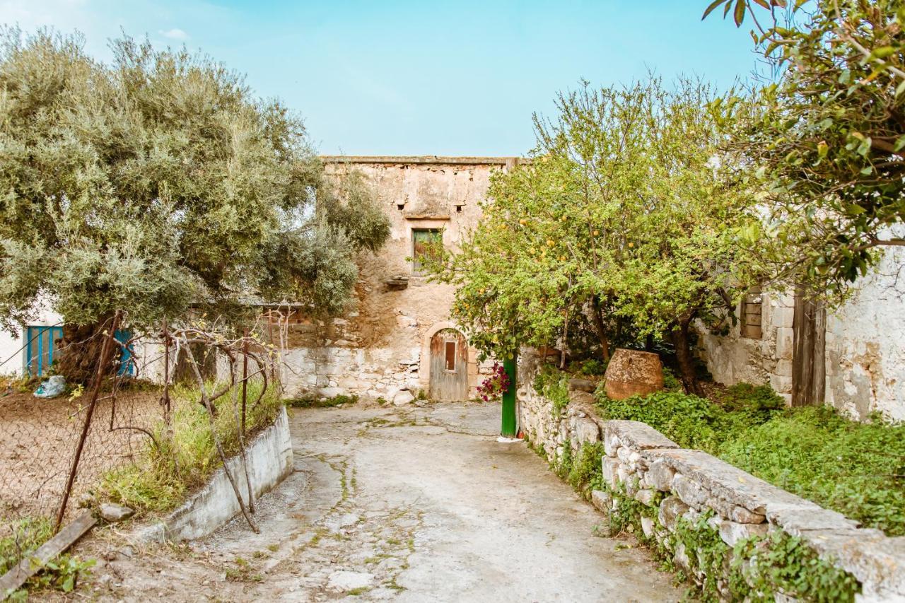Spitaki Holiday home Kaloudhiana