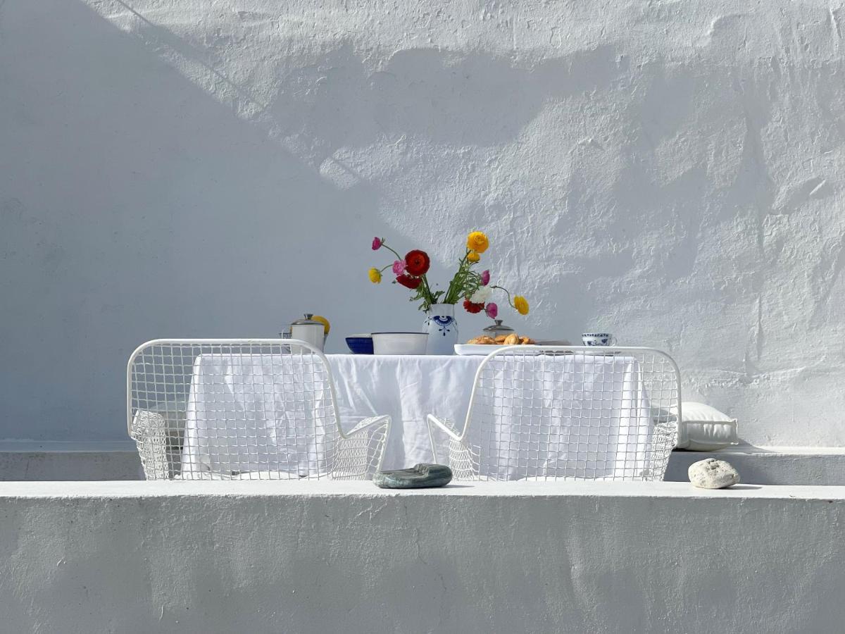 White Country house Serifos Town