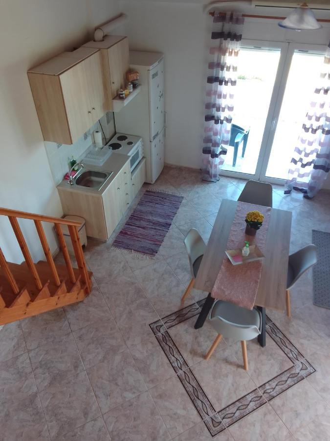 στουσ πυργουσ θερμησ Apartment Mytilene