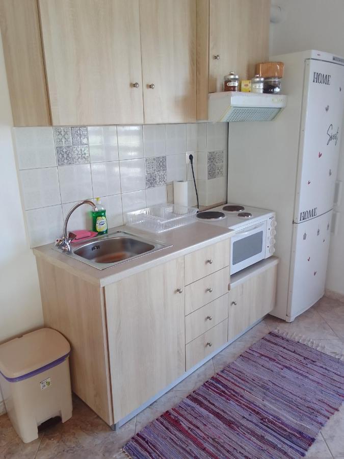στουσ πυργουσ θερμησ Apartment Mytilene