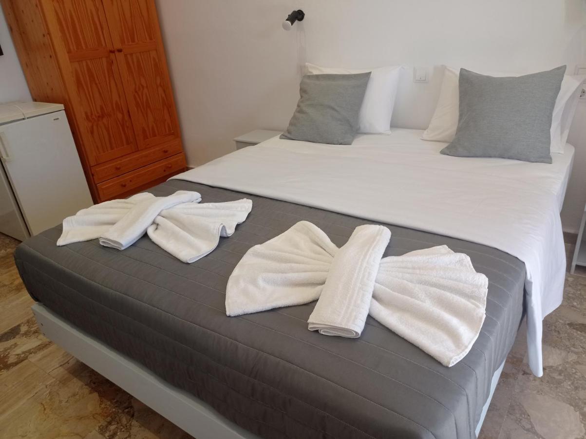 Zorbas Hotel *