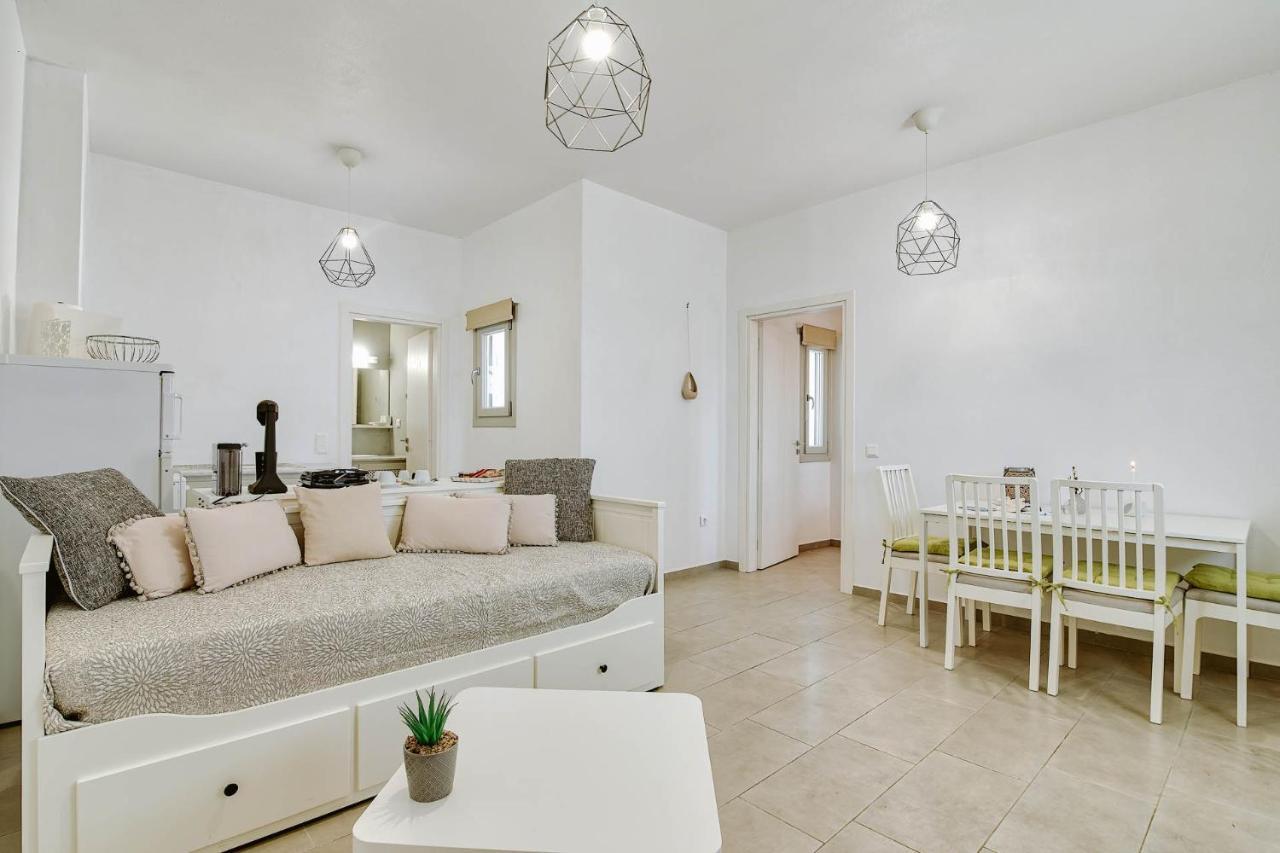 & Waves House Andiparos