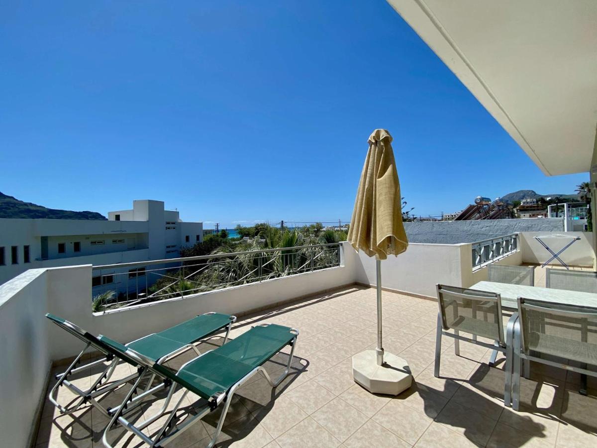 Manolis Aparthotel 3*