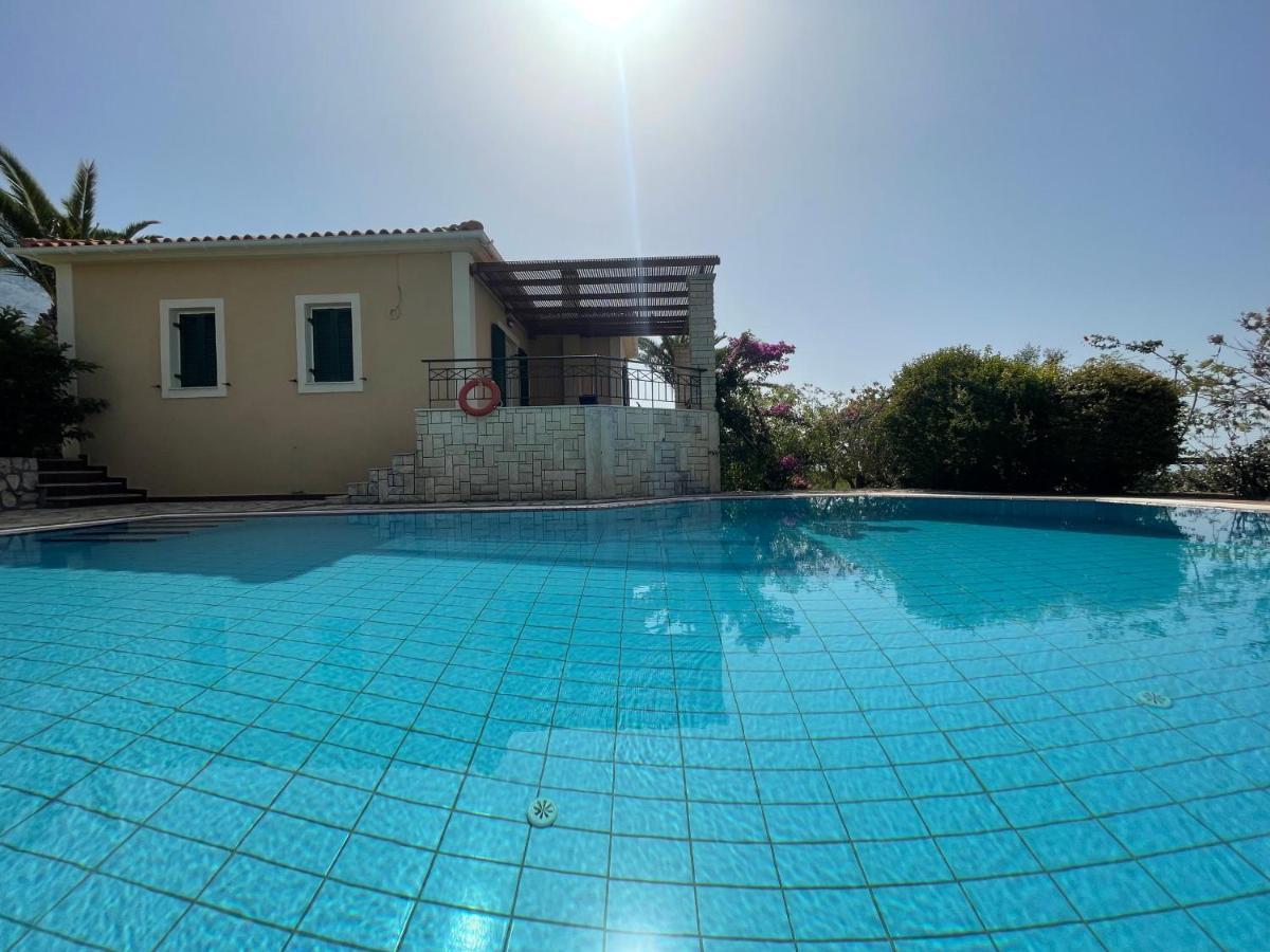 Trapezaki Villas Holiday home *