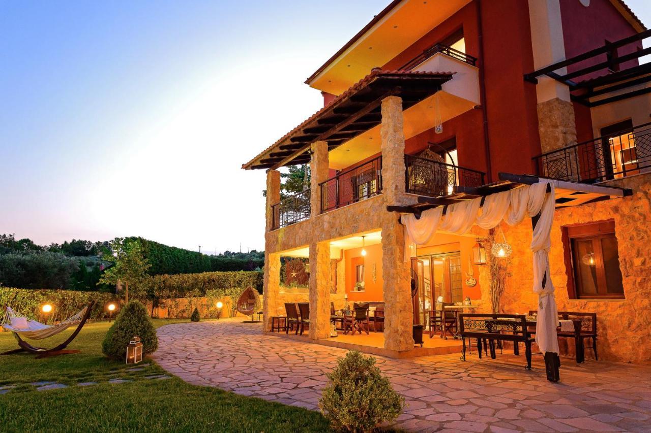 Mariellie Villa *
