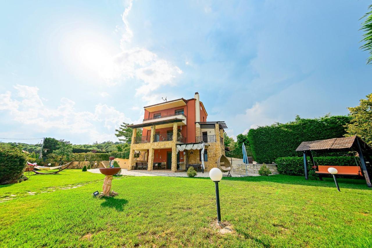 Villa Mariellie Nea Peramos (Macedonia)