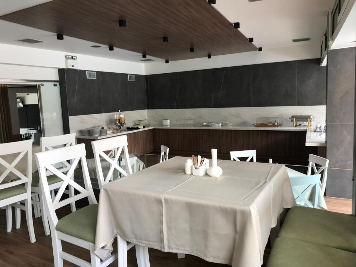 Hotel Plaza 3*