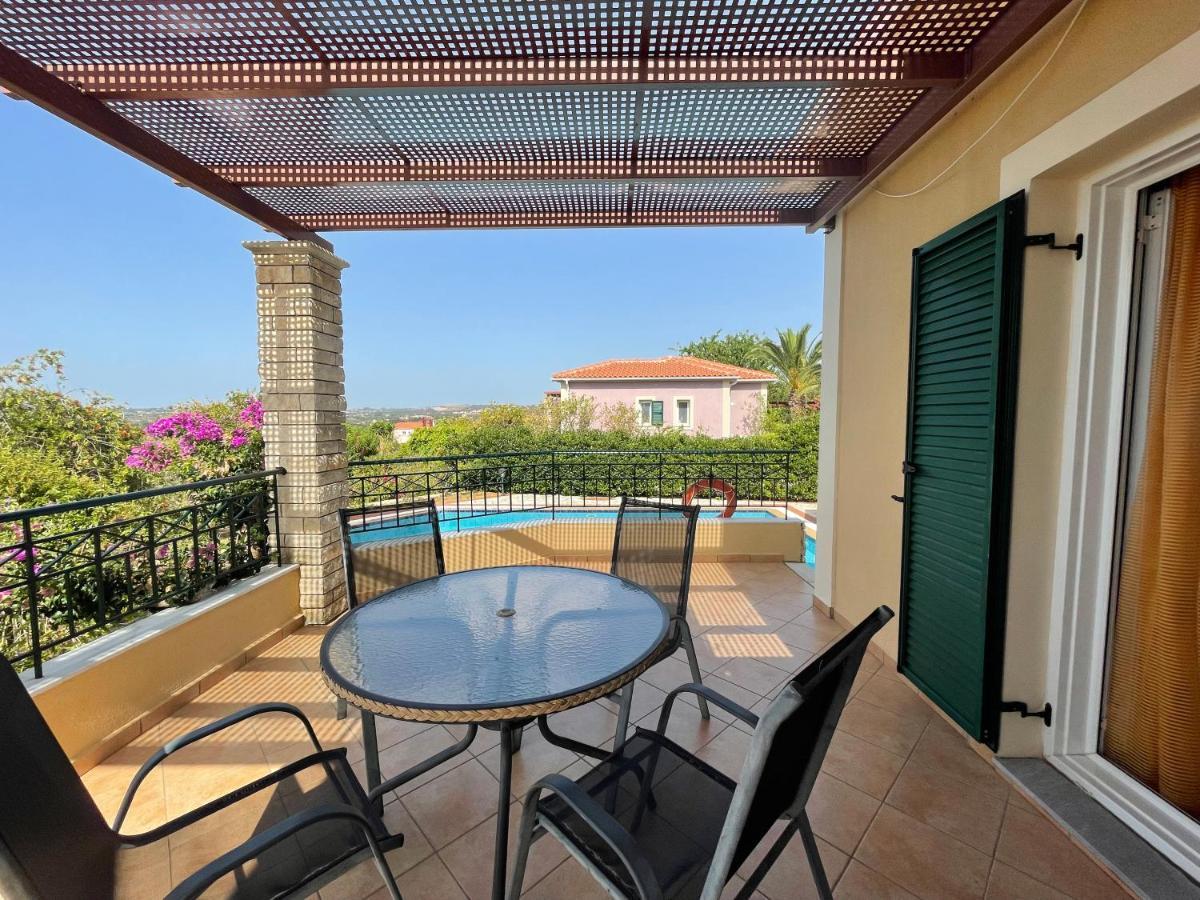 Trapezaki Villas *