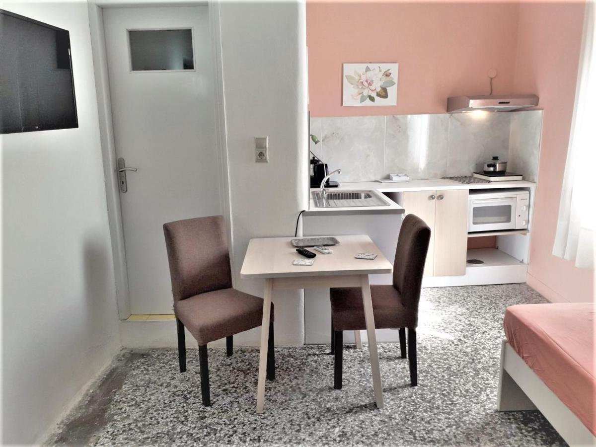 Apartment Stylish Studios Moirai