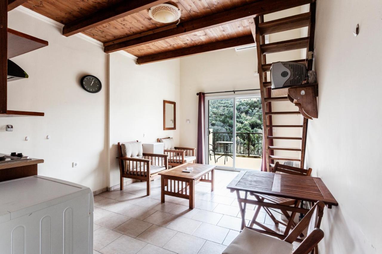 Loft Raxes Kastanies Ikaria # 6 Apartment *