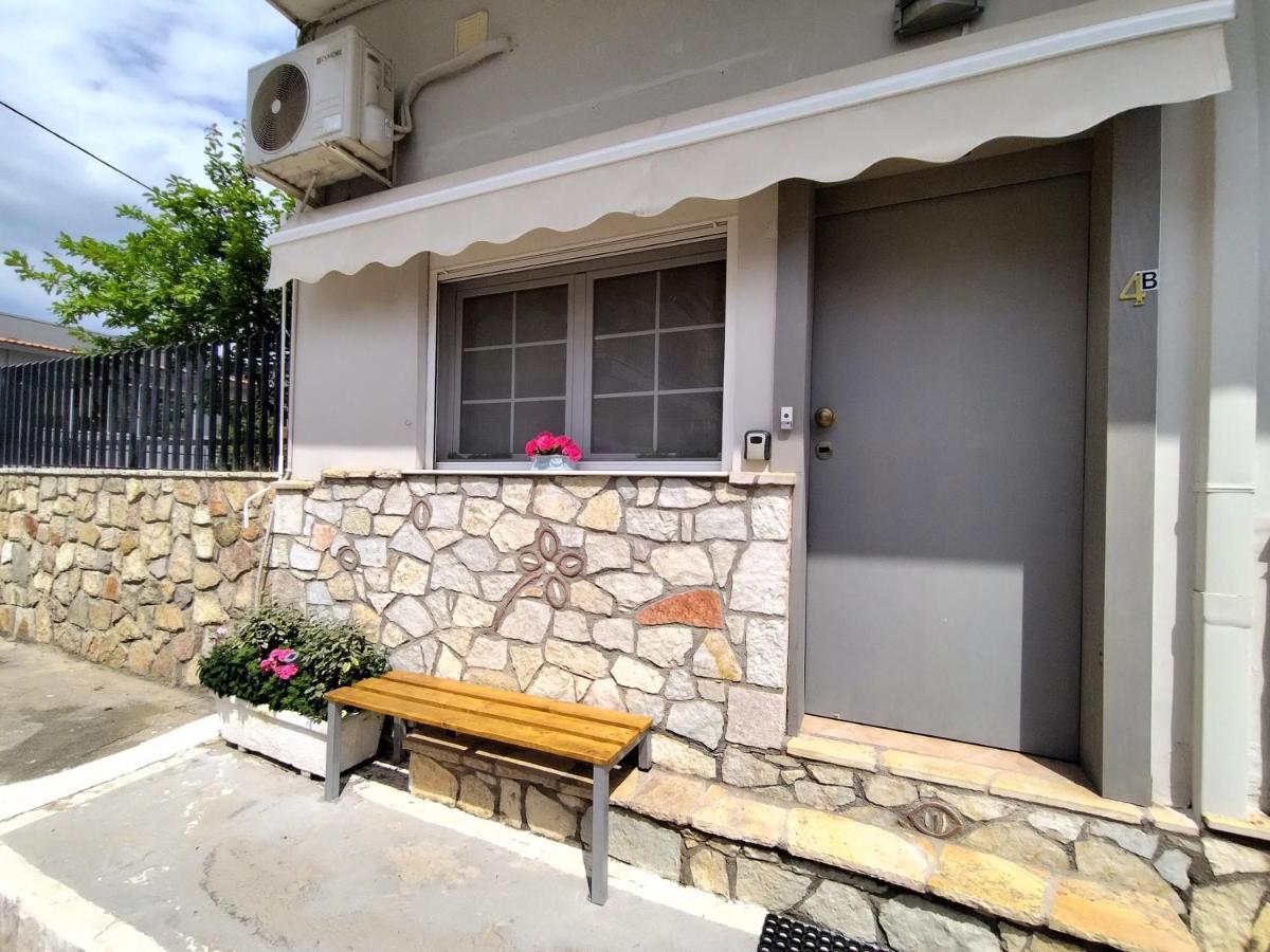 Apartment Luxury Seafront House Nearby Delphi *