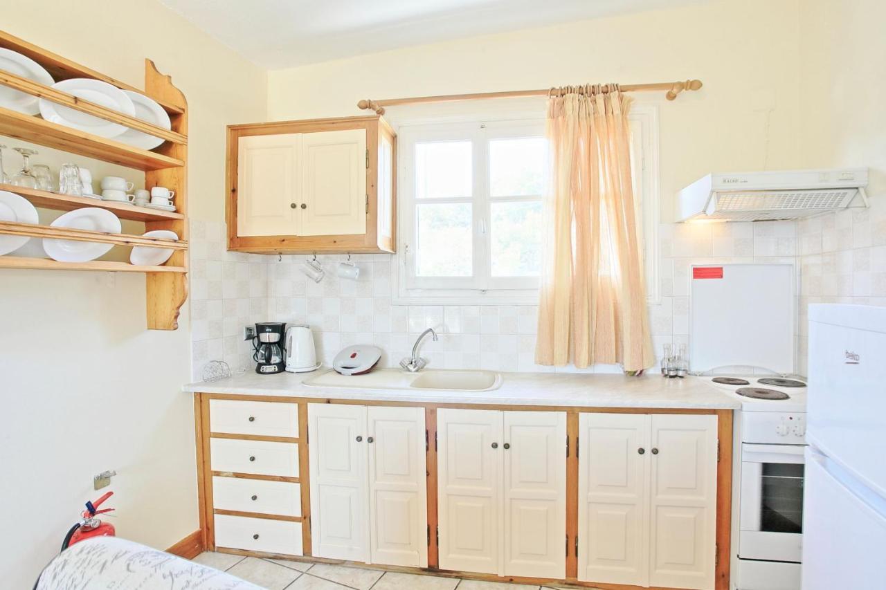 Apartment Avgi Ena *