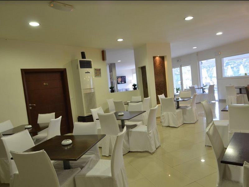 Areti Hotel 2*