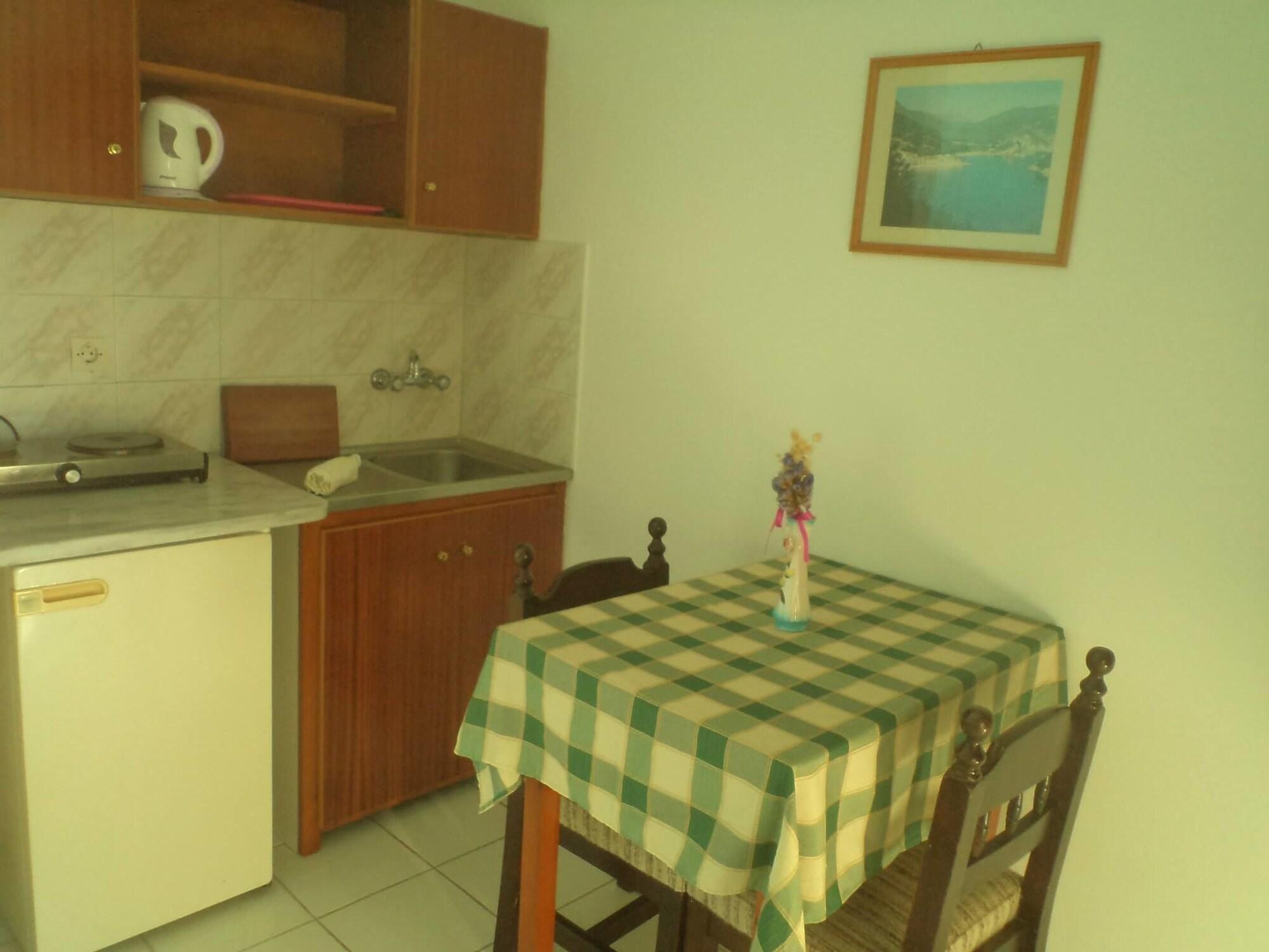 Afentoulis Studios Apartment