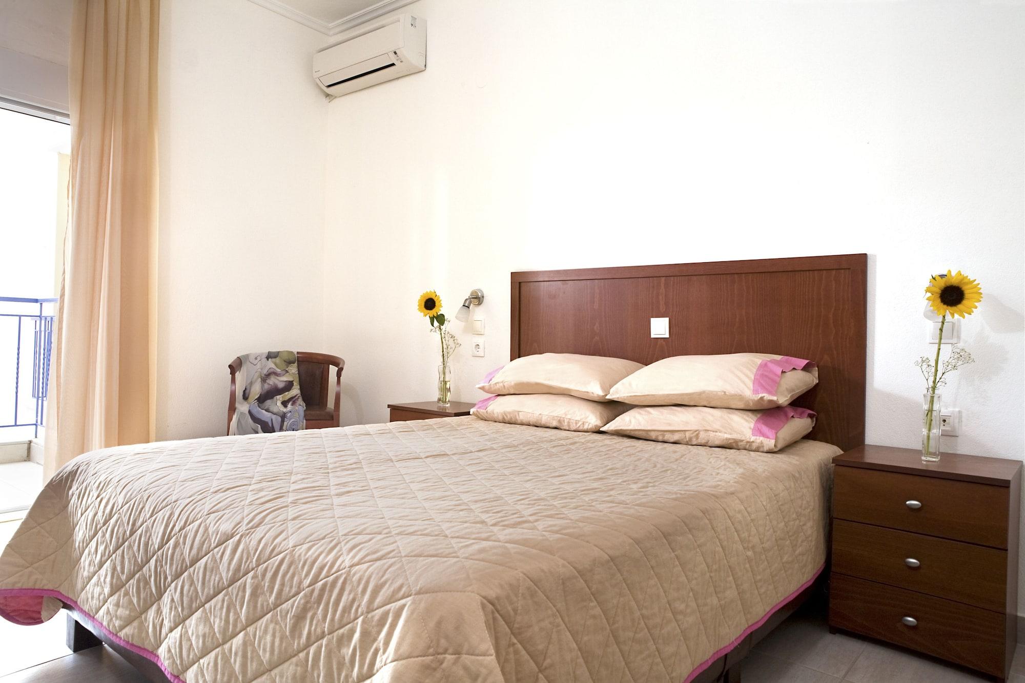 Stratos Hotel 3*