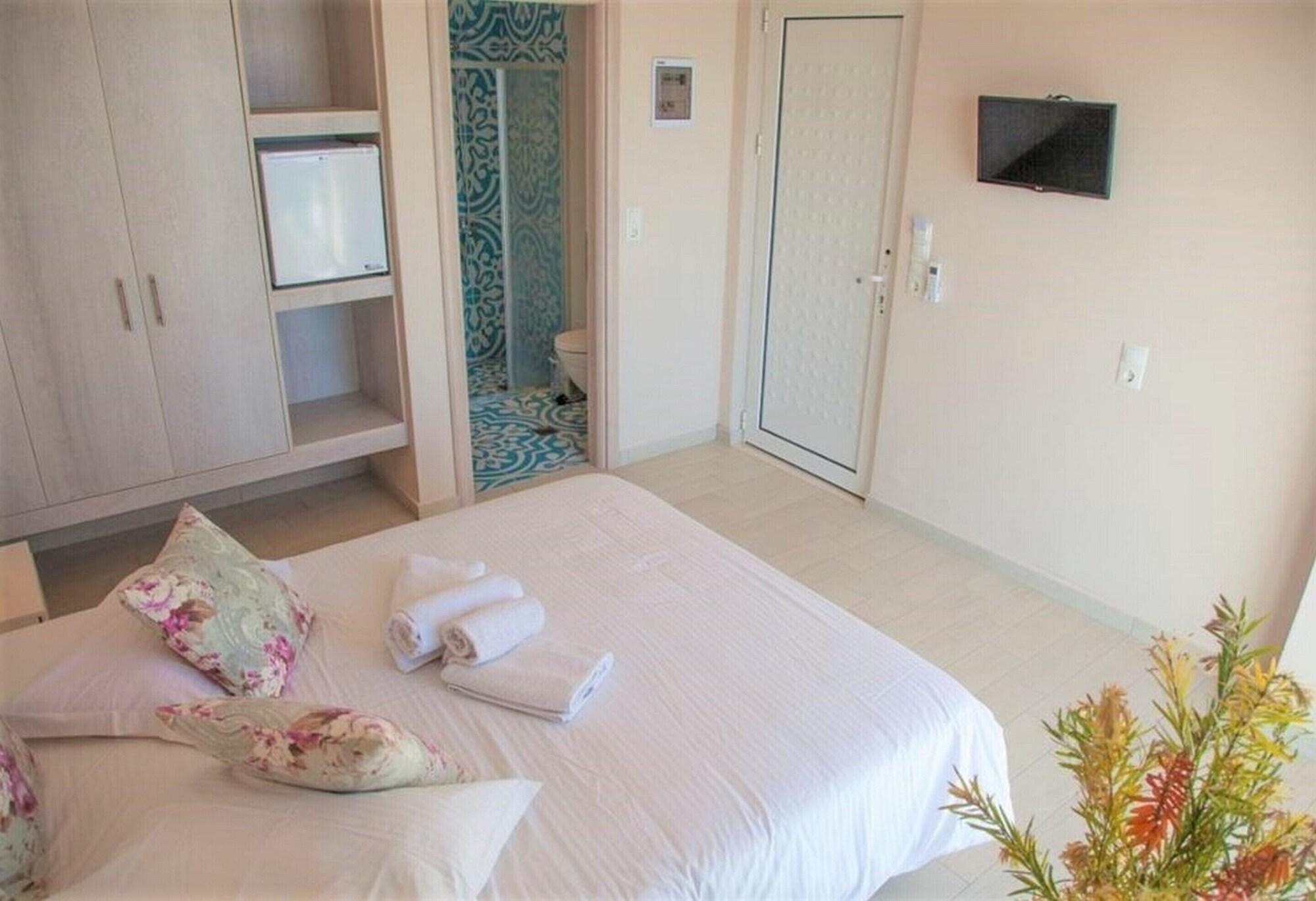 Chrysalis (adults Only) 3*