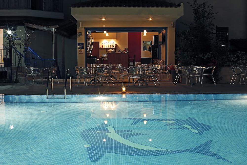 Hotel Stratos 3*