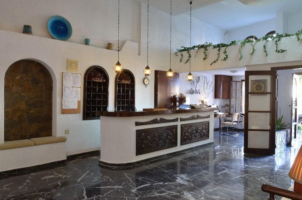 Melpo Hotel Hersonissos (Crete)