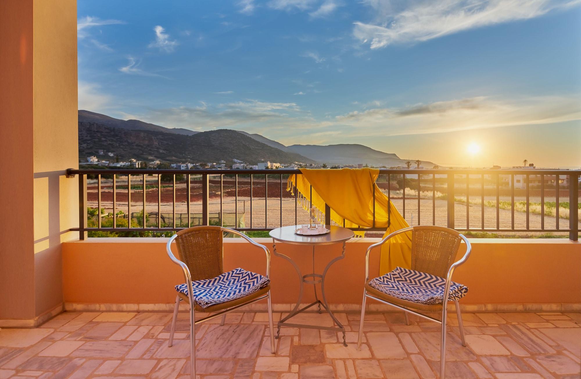 Golden Bay Aparthotel 3*
