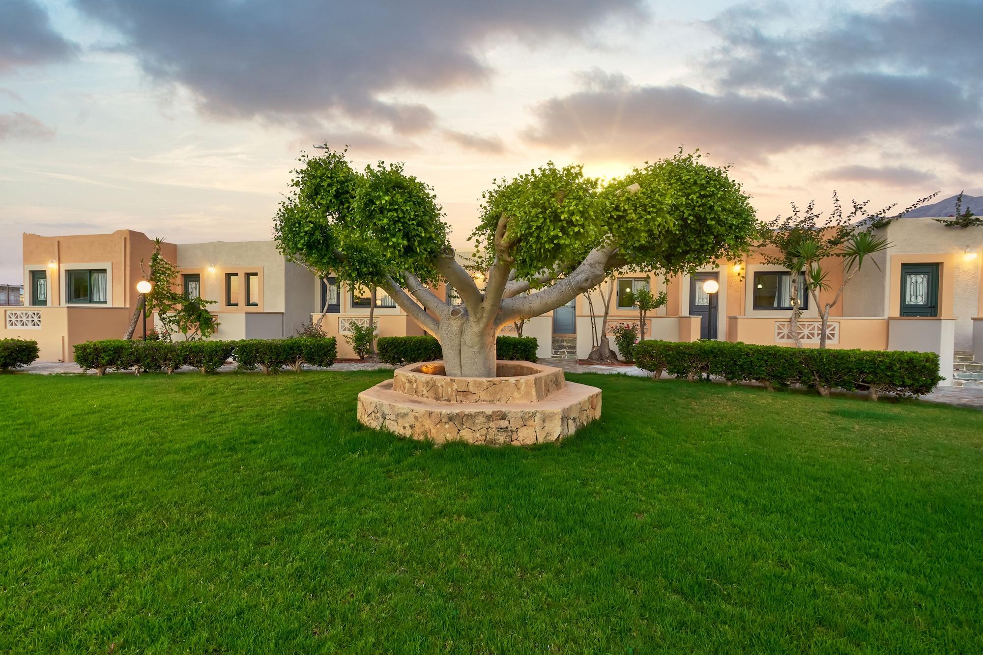 Aparthotel Golden Bay 3*