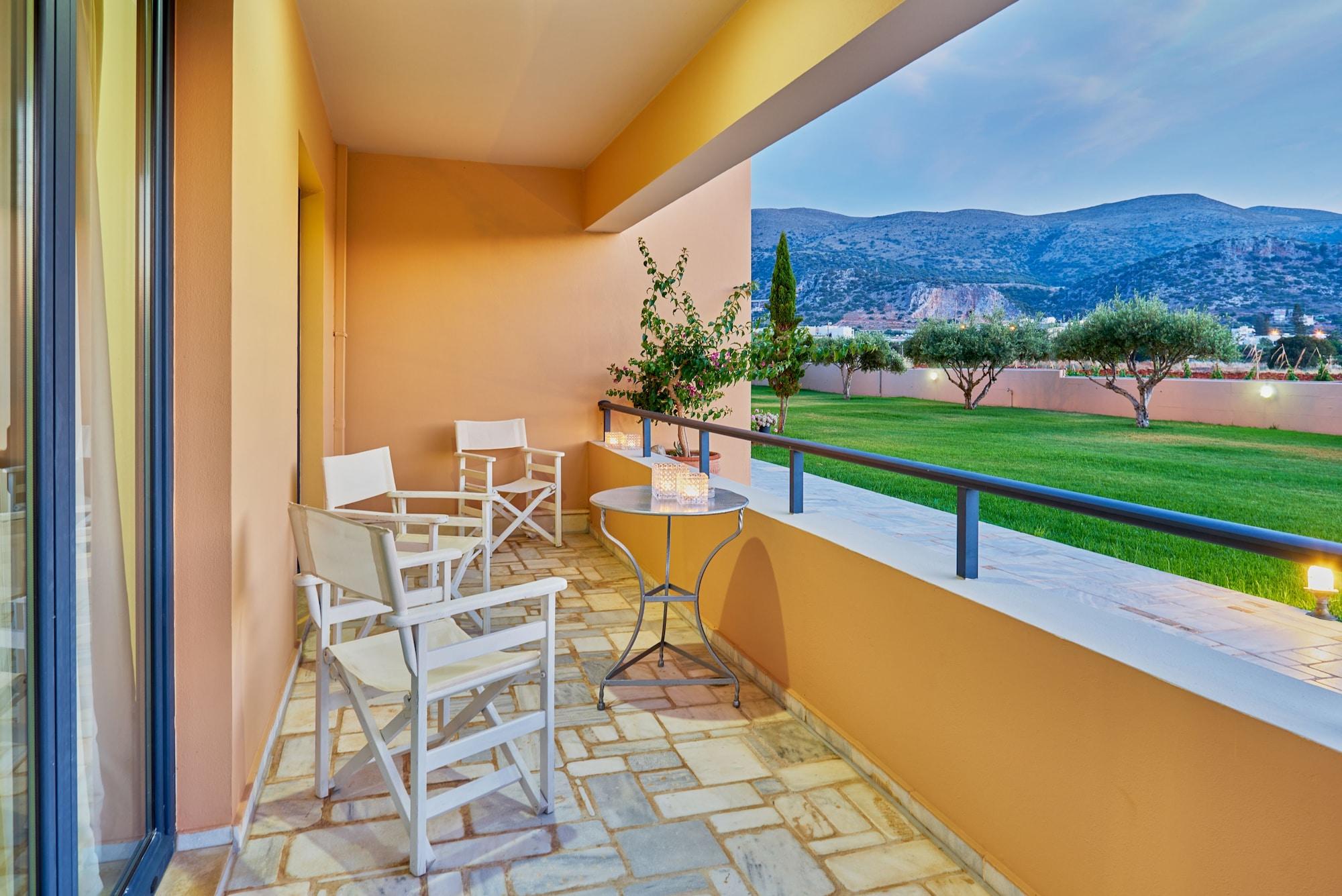 Aparthotel Golden Bay 3*