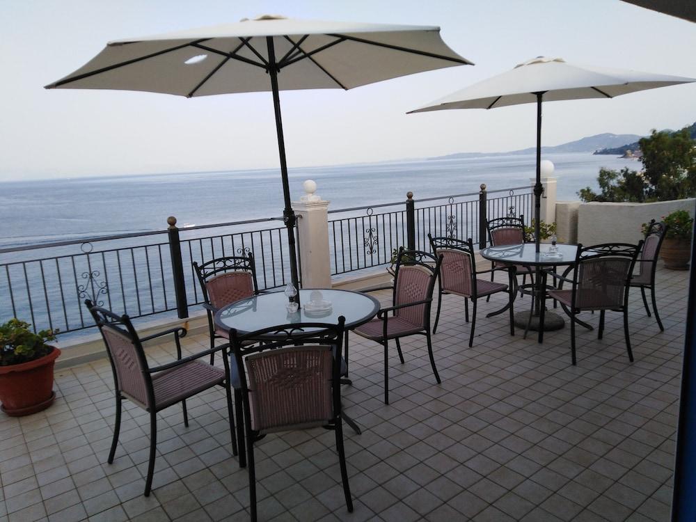 Costa Blu