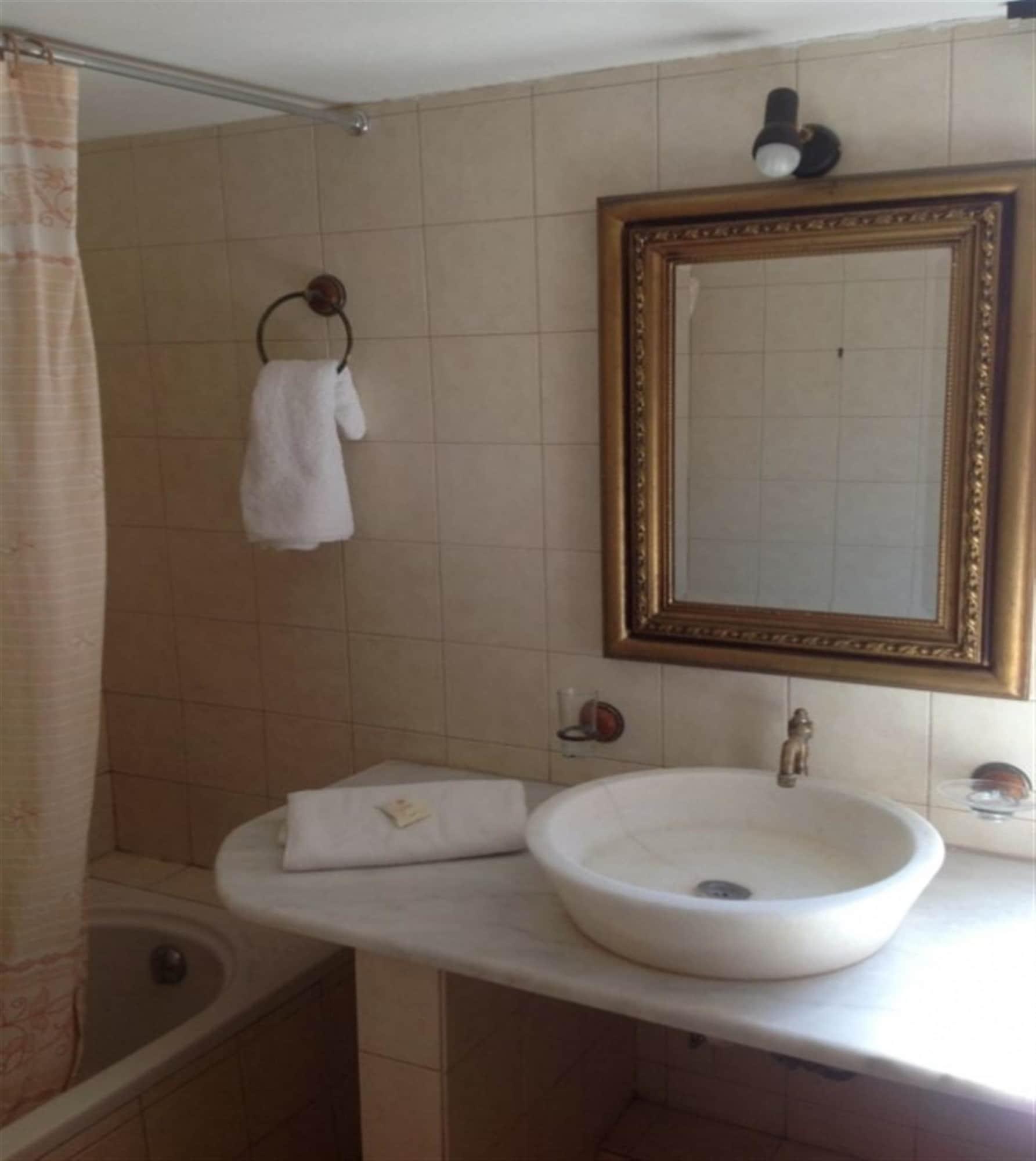 Almond Tree Hotel 3*