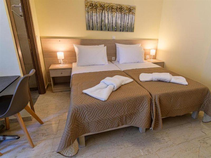 Varvaras Diamond Aparthotel 3*