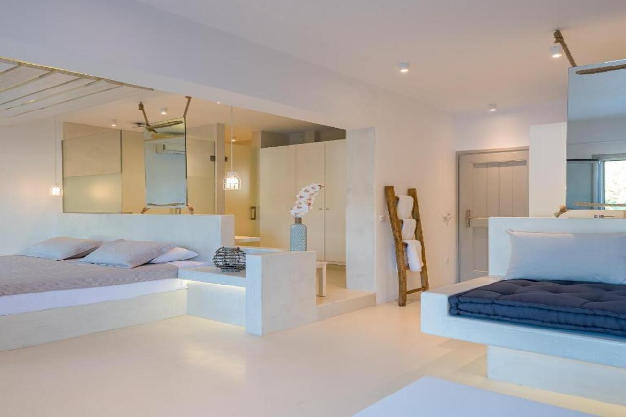 Myconian Sunrise Relais & Chateaux Hotel 5*
