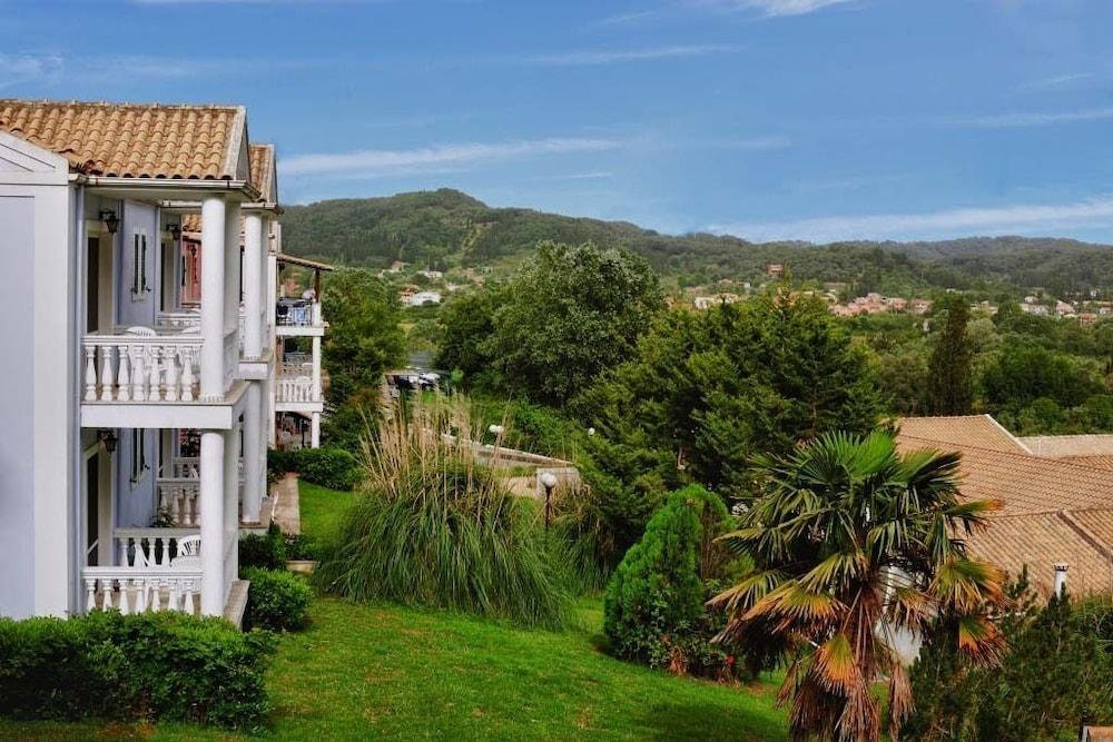 Rebecca's Village 4* Karousades (Esperies)