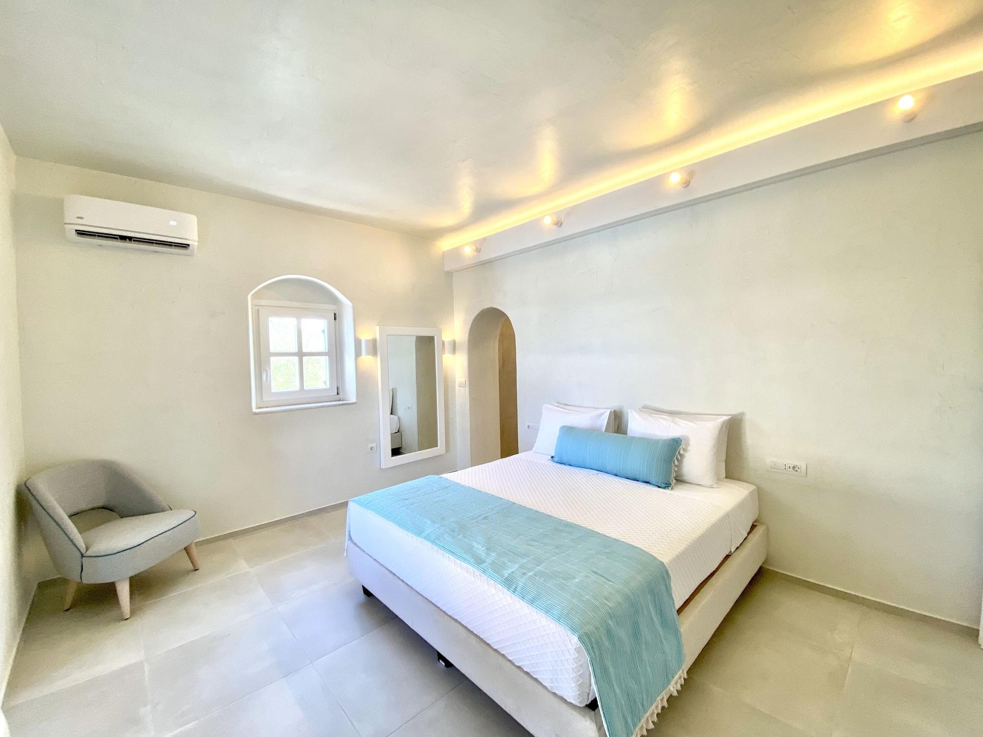Sienna Eco * Fira (Santorini)