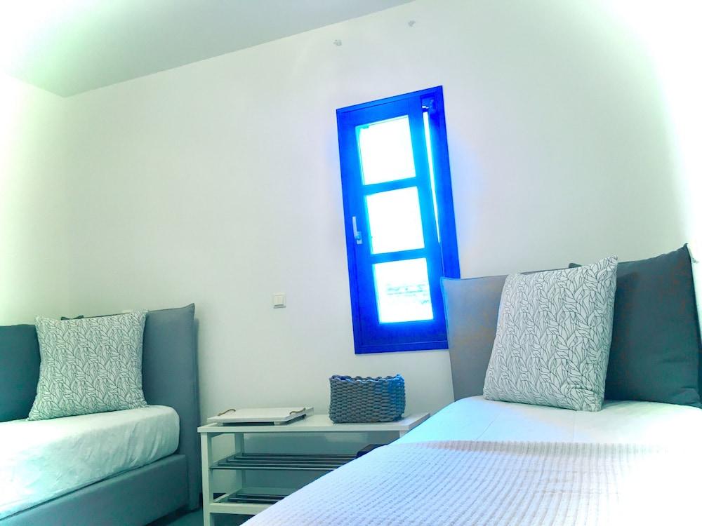 Archipelagos Hotel