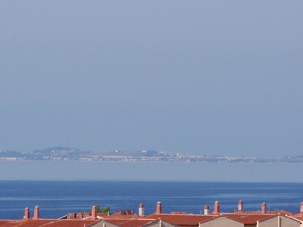 Karpetis A Paradise Apartment Psakoudia